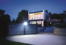 Прожектор светодиодный с датчиком движения для улицы