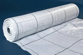 Почвоукрывной материал Х-105Б 100г/м2 рулон 1,05х100м, белый Почвоукрывной материал Х-105Б 100г/м2 рулон 1,05х100м, белый